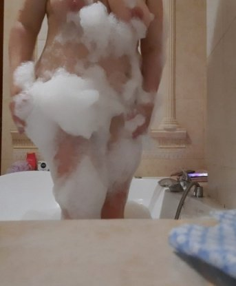 Живу и принимаю гостей в самом сердце Москвы. 💋
Моя цель - предоставить тебе незабываемые моменты, исполнить самые сокровенные фантазии. У меня широкий спектр услуг, я готова подарить тебе ощущение полного расслабления и настоящей страсти. Я знаю, как доставить удовольствие и удовлетворить каждое твоё желание. ✨
Мои клиенты говорят, что я создаю особую атмосферу и могу воплотить в жизнь самые смелые фантазии. Мое фото 100% настоящее, и я гарантирую, что увидишь именно меня при встрече. Оставляй свои отзывы, чтобы и другие могли оценить мои навыки и таланты. 💕
Встречи со мной абсолютно конфиденциальны, я ценю твою приватность и скромность. Обещаю, что буду заботиться о тебе с любовью и страстью. Жду тебя, чтобы мы вместе окунулись в мир наслаждения и настоящего удовольствия. 😘 Катя